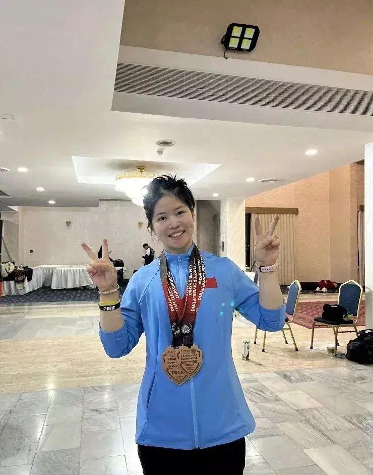 【资讯】力气与美丽并举，女博士郑晓萱火了-爱乐享资源网