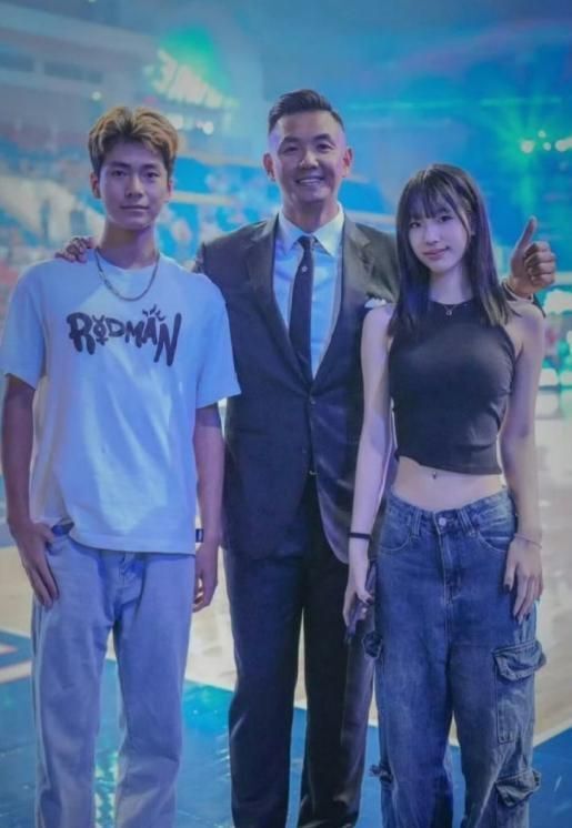 【资讯】小S女儿17岁，惊艳身材竟让林志玲也甘拜下风！-爱乐享资源网
