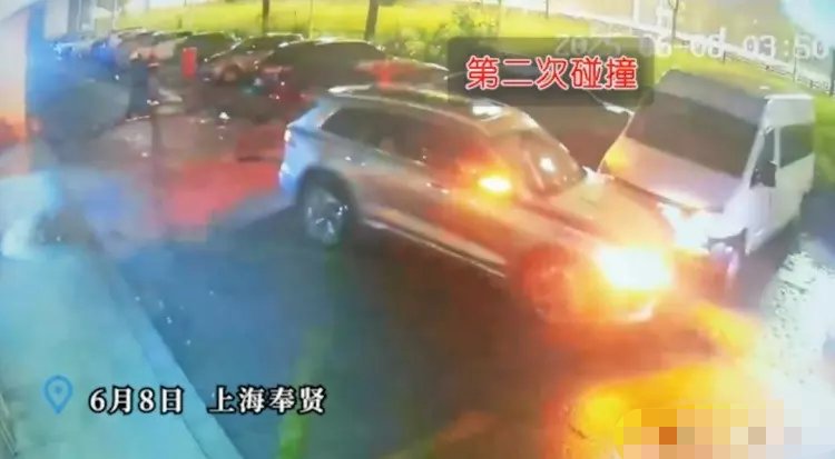 【资讯】男子撞车被索赔8000元愤怒报警，警察一查事大了！-爱乐享资源网