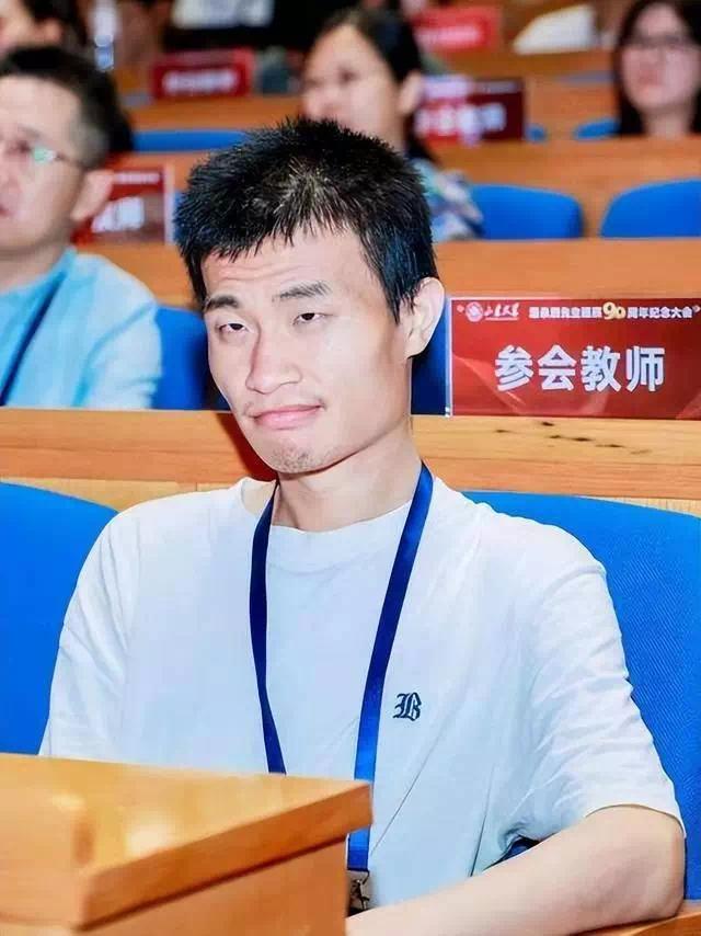 【资讯】韦东奕晋升北大长聘副教授？校方回应：按学校流程走-爱乐享资源网