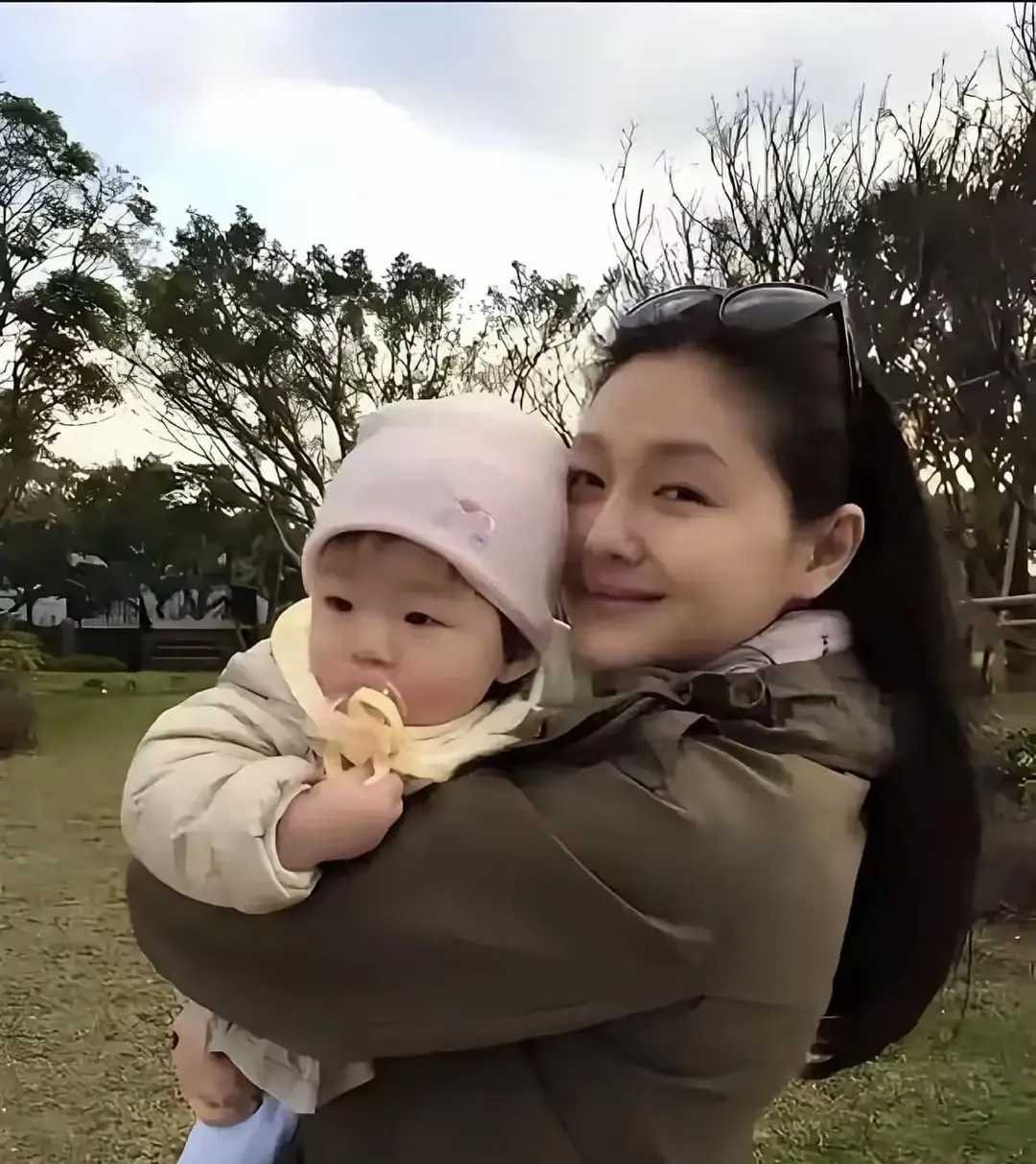 【热搜】大S女儿选陵园原因曝光！汪小菲沉默三天，经纪人回应！-爱乐享资源网