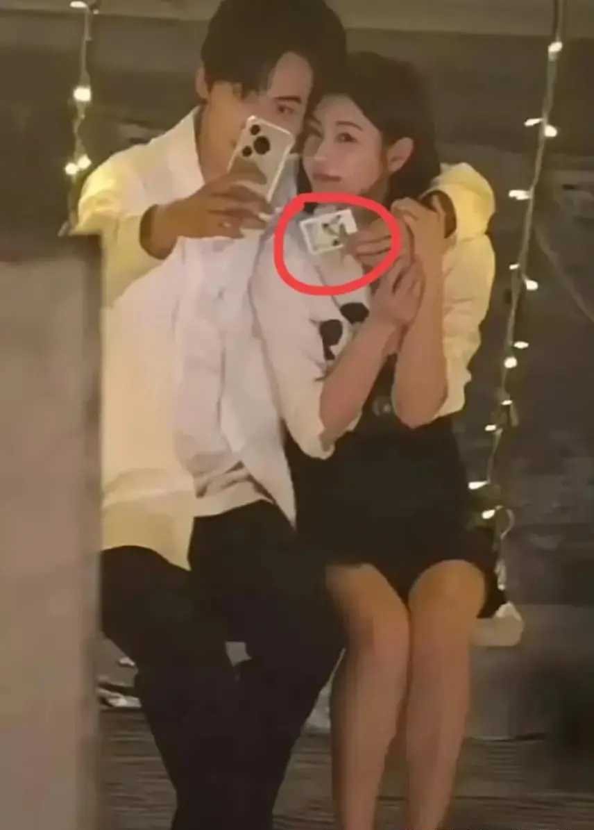 【热搜】陈妍希疑似离婚原因曝光！

一张她和周某的合照流出后，大-爱乐享资源网