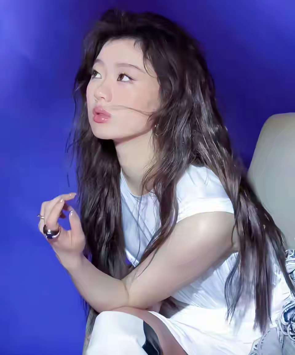 【热搜】单依纯在演唱会现场改歌词，网友直呼说到心坎里去-爱乐享资源网