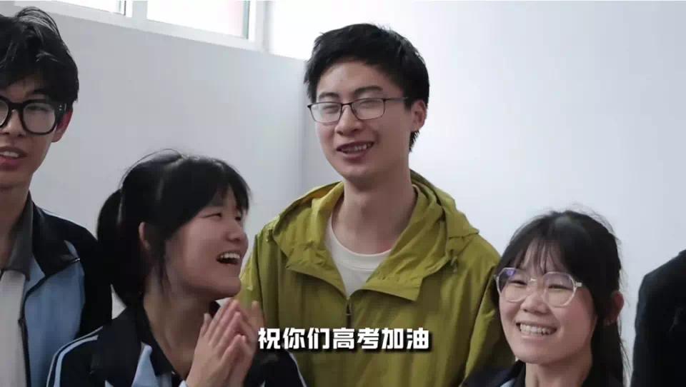 【资讯】“清华博士”庞众望告白去世母亲！以744分考入清华-爱乐享资源网