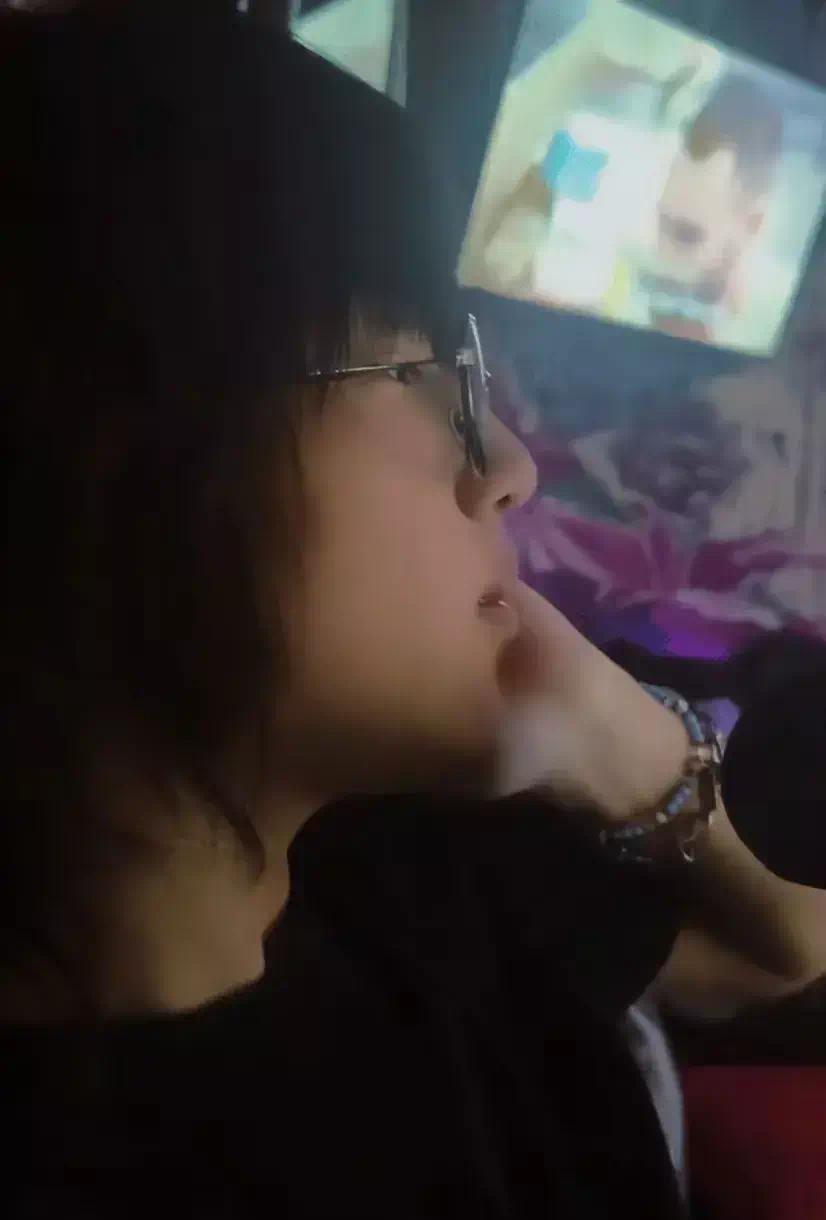 【资讯】白百何晒17岁大儿子唱歌视频 遗传爸爸好嗓音-爱乐享资源网