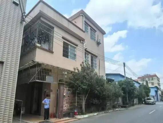 【资讯】86岁老人与已故儿子的女友结婚，女儿怒砸家门称保护房产-爱乐享资源网