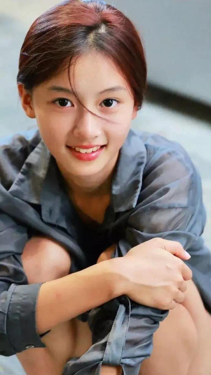 【资讯】南阳走红女孩“七七”母亲清空橱窗关闭评论区，此前被吐槽-爱乐享资源网